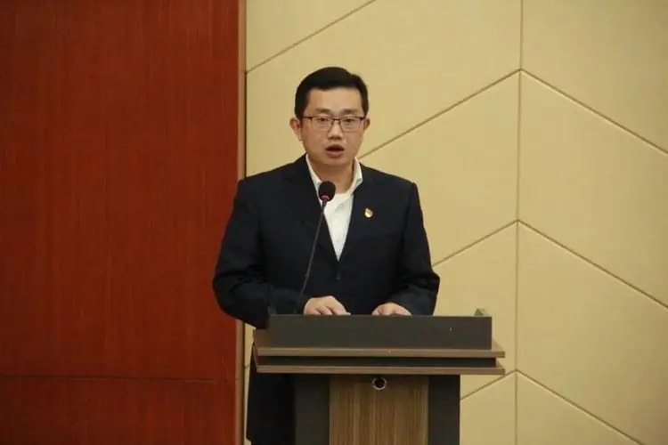 黄志兴